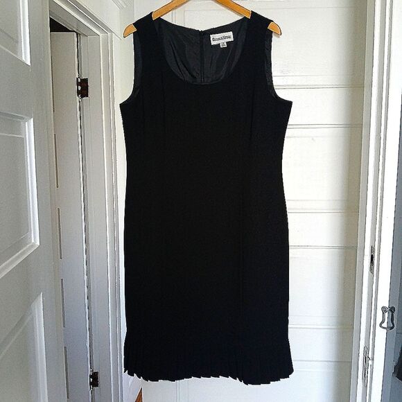Danny & Nicole Black Sheath Midi Dress Scoop Neckline Sleeveless Cocktail - Picture 1 of 9